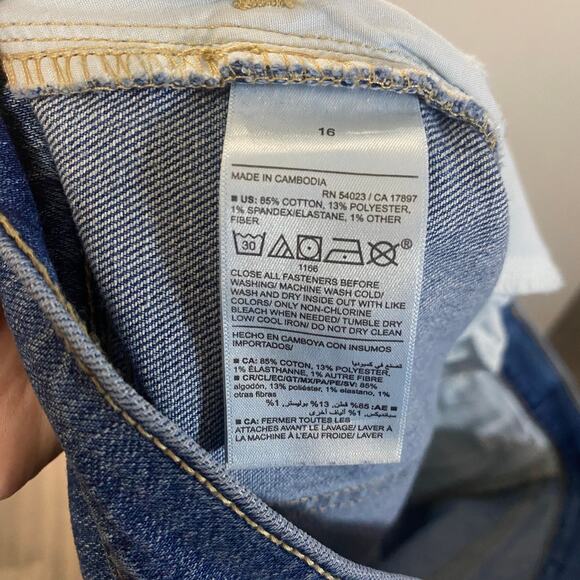 Old Navy Mid-Rise Wow Boyfriend Straight Leg Jeans Medium Wash Denim Sz 16 - Picture 8 of 10